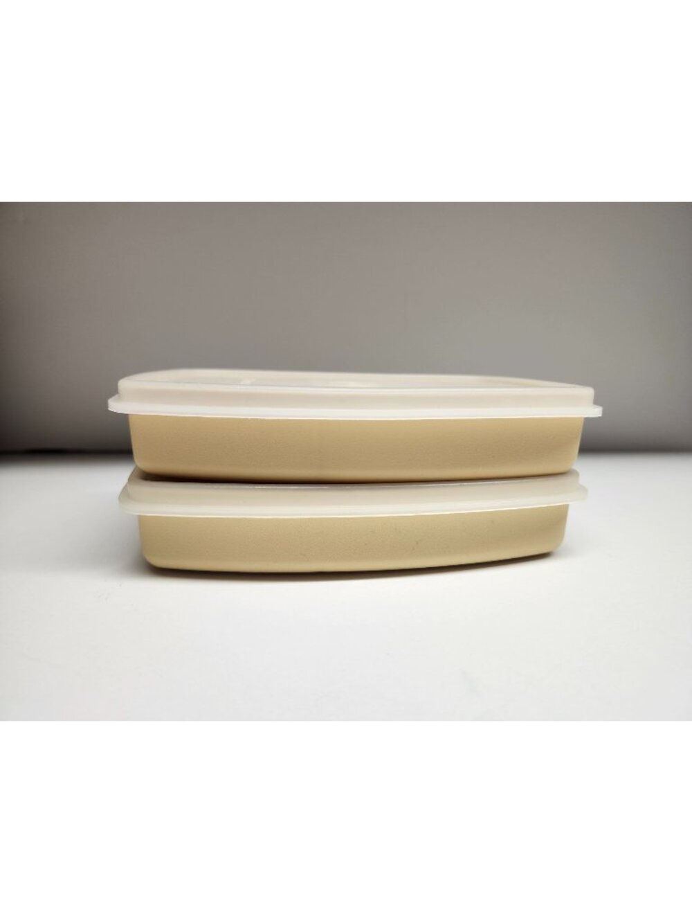 2- Tupperware Containers w/ Lids Cream Vintage Rectangle 813-4, 814-4